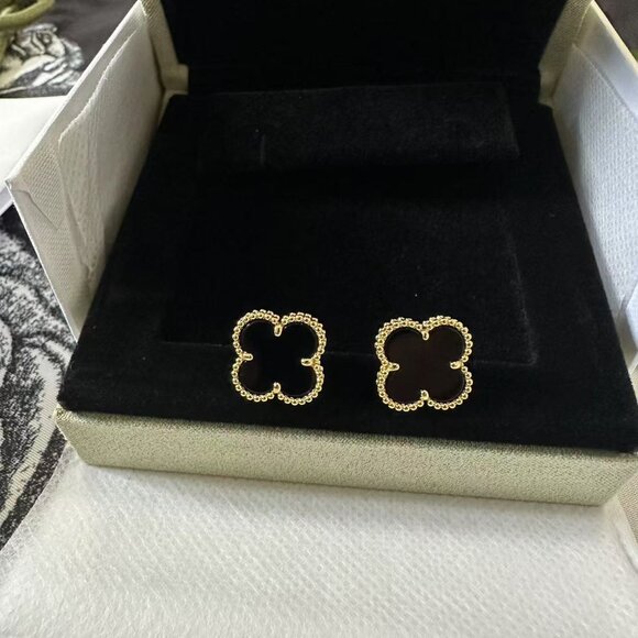 Elegant Black and Gold Clover Earrings